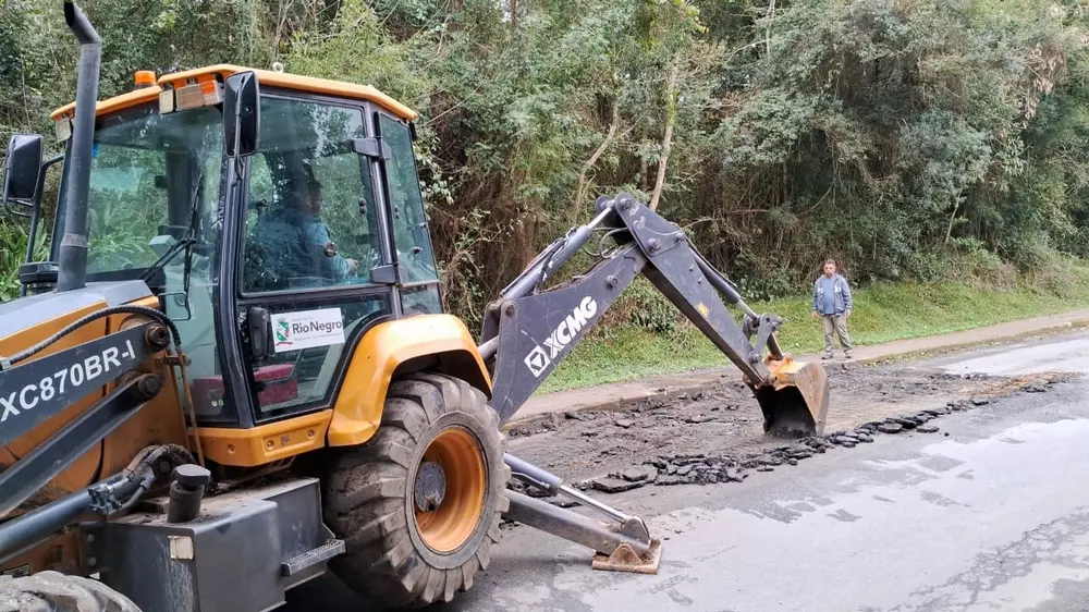 Prefeitura de Rio Negro inicia obras de recuperação na Rua da Pirambeira